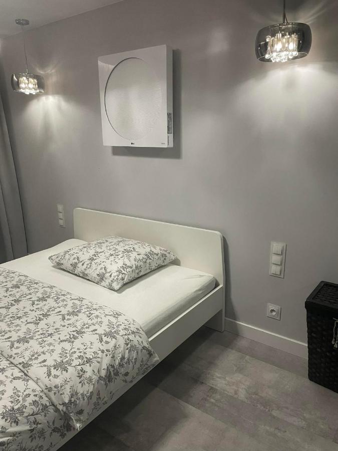 Апартаменти Apartament Poniatowa Екстер'єр фото